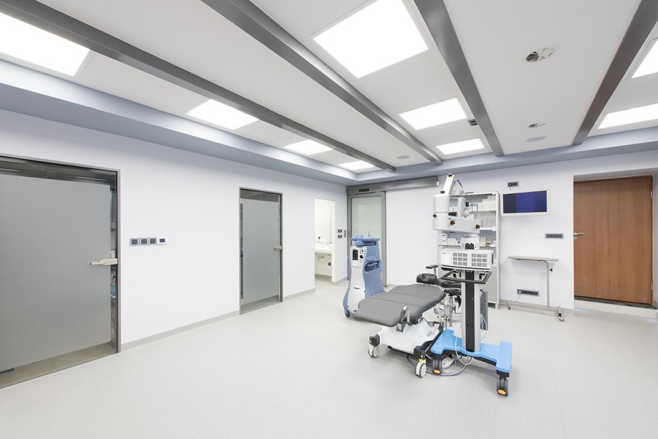 Wysokiej klasy panele LED LEO HSK LEDY w klinice urologicznej