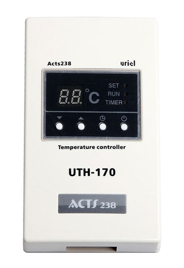 Termostat UTH-170 z wyświetlaczem temperatury.